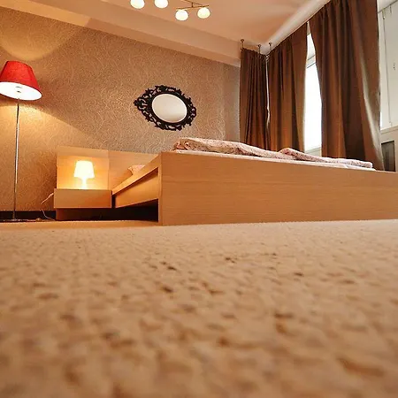 Apartment4you Plac Bankowy * Warschau