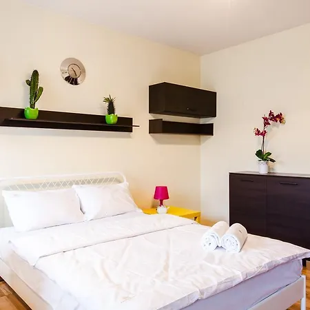 Apartment4you Plac Bankowy * Warsaw